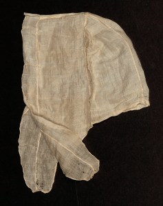 Wint 1955.0003.013; superfine supersimple lappet cap, with provenance. 